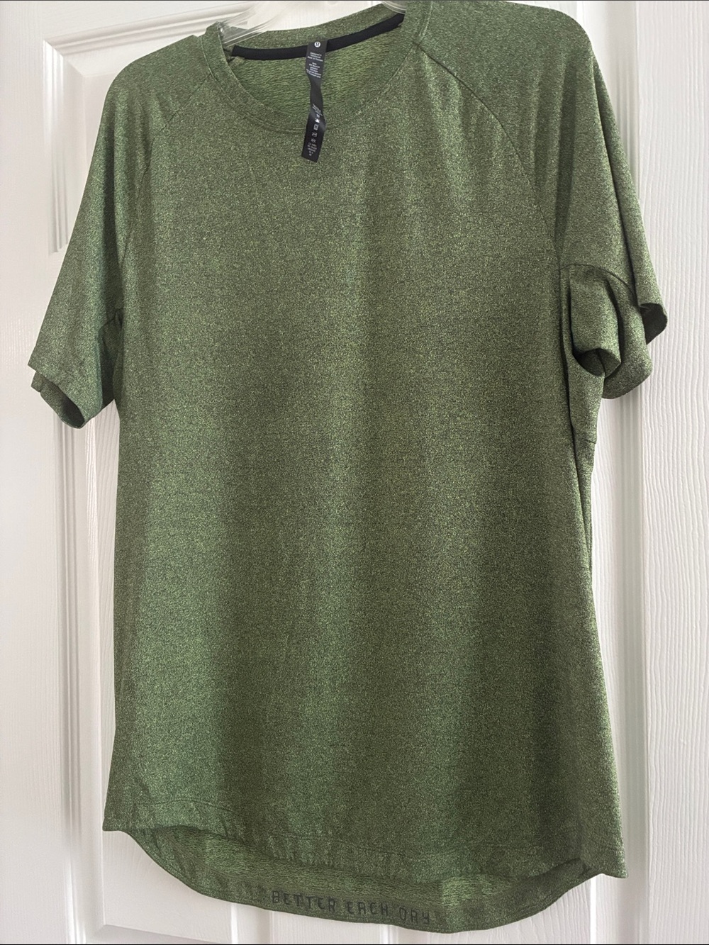 Men’s Lululemon Tee Shirt. Great condition. Size L